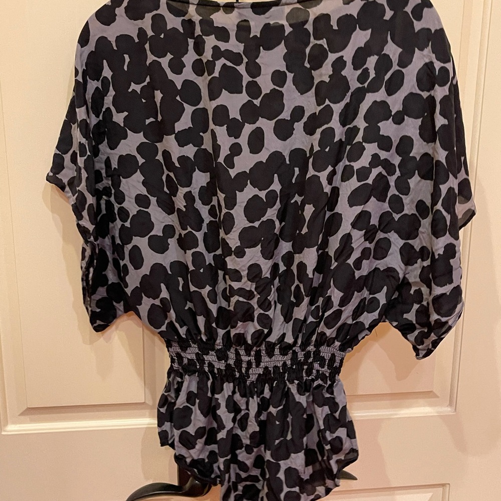INC size 8 Ladies Sexy Print Blouse